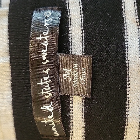 UNITED STATES SWEATERS medium v neck sweater with metal adornments - Picture 3 of 5